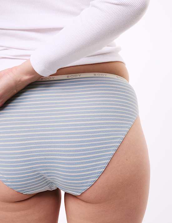 4er-Pack Slips mit hohem Baumwollanteil und hoch ausgeschnittenem Bein