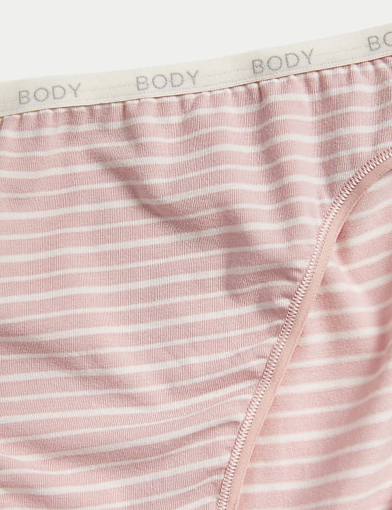 4er-Pack Slips mit hohem Baumwollanteil und hoch ausgeschnittenem Bein