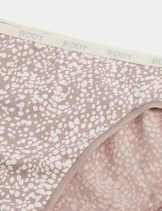 4pk Cotton Rich High Leg Knickers