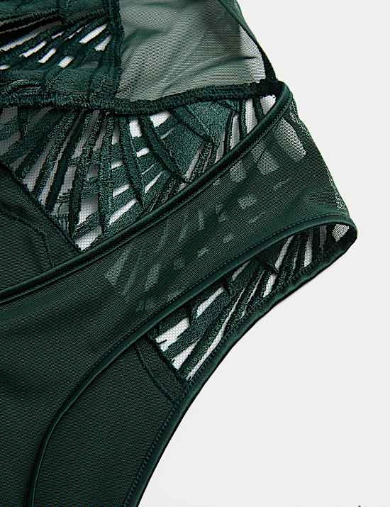 Reverie Embroidery Body