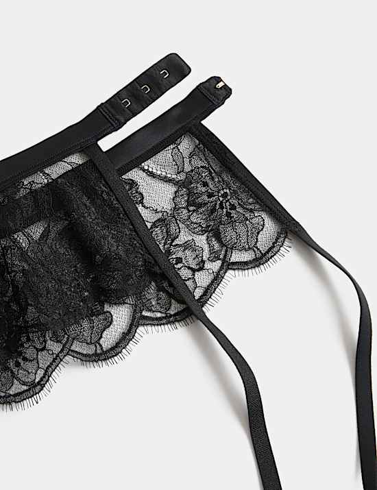 Belle Lace Suspender