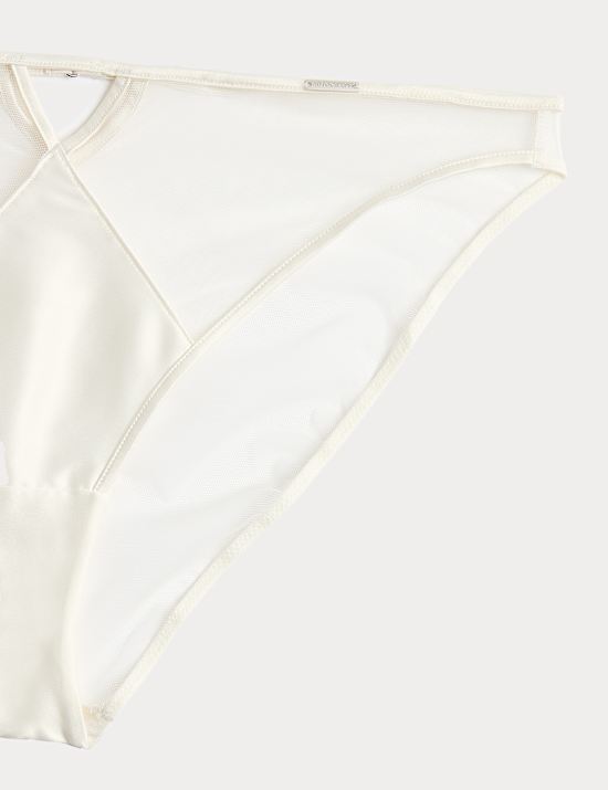 Culotte coupe &eacute;chancr&eacute;e en satin et filet