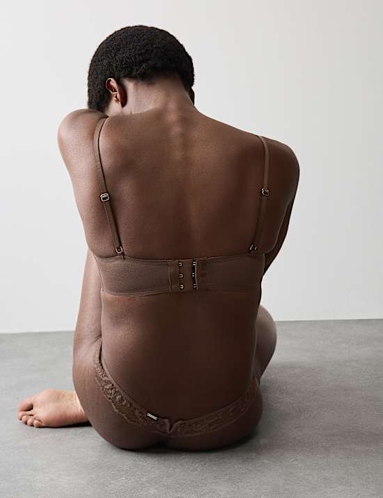 Dlouh&aacute; balkonov&aacute; podprsenka Savannah s kosticemi a krajkou, vel. A&ndash;E