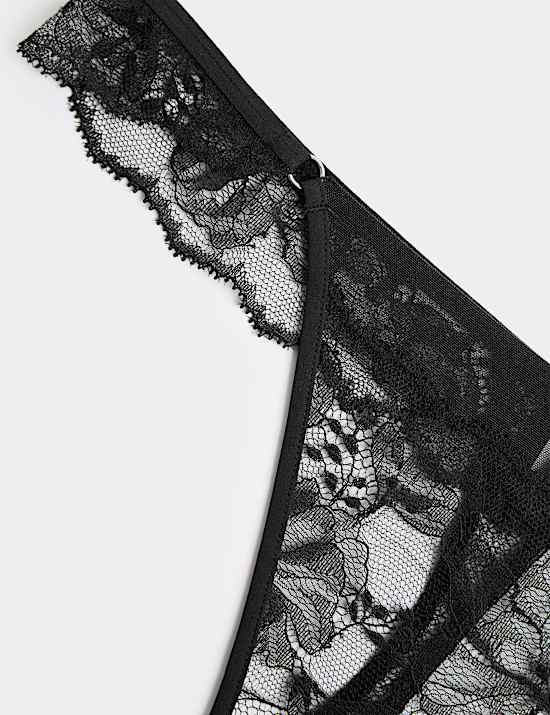 String style tanga Savannah orn&eacute; de dentelle