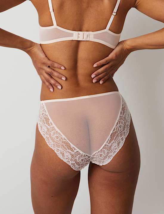 Braguitas de corte alto de encaje y seda