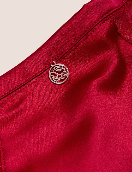 Tanga en dentelle et soie
