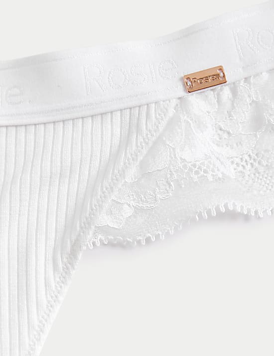 Tanga coupe confortable à motif côtelé, orné de dentelle