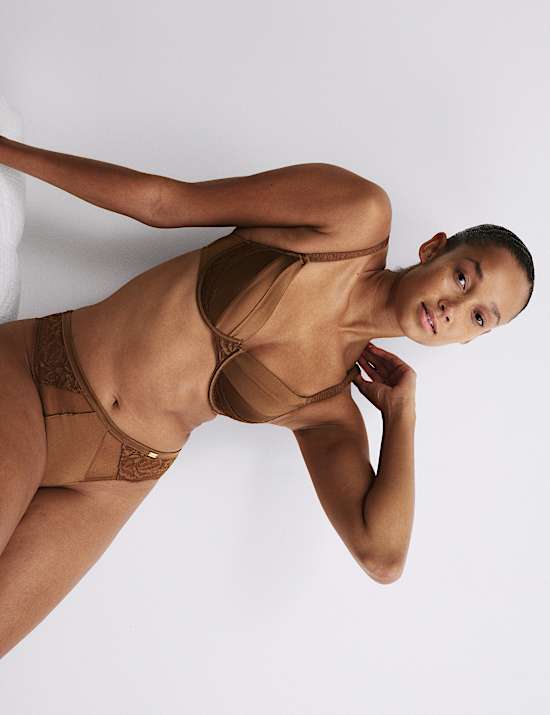 חזיית קאפ מלא עם ברזלים ממשי ותחרה במידות A-E