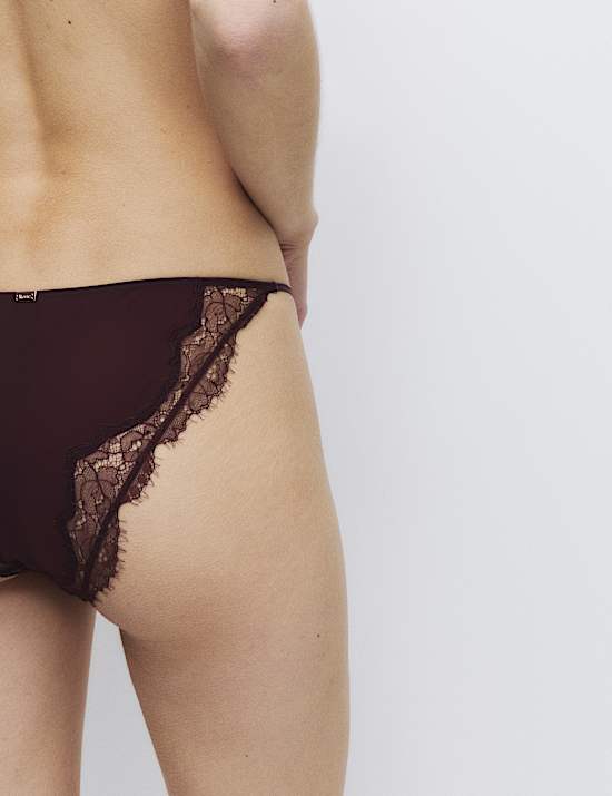 Braziliaanse tangaslip met kant, model Nolana