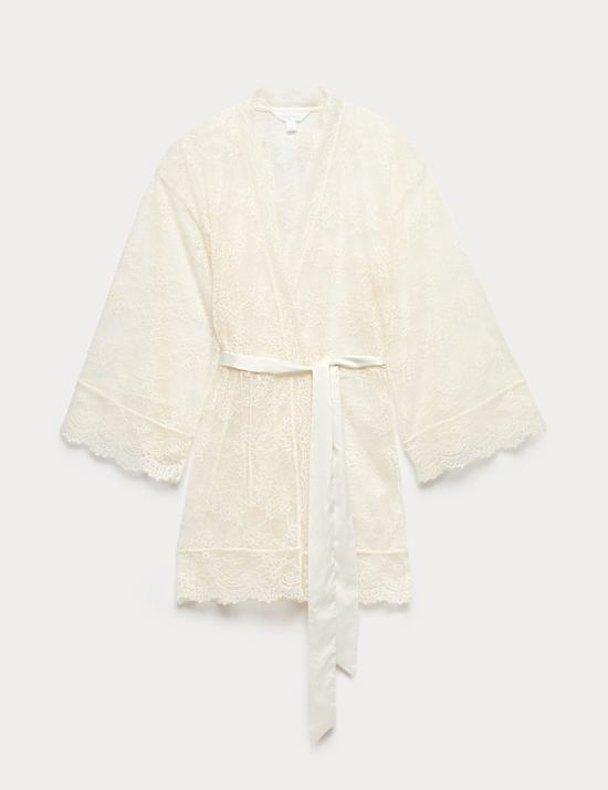 Bademantel mit Spitze