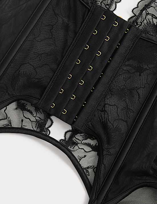 &Kappa;&omicron;&rho;&sigma;έ&sigmaf; Arianna &chi;&omega;&rho;ί&sigmaf; &mu;&pi;&alpha;&nu;έ&lambda;&alpha; &mu;&epsilon; &kappa;έ&nu;&tau;&eta;&mu;&alpha;