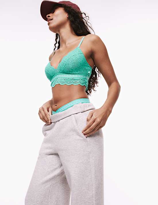 Bralette Tanpa Kawat Renda Cleo Cup A-E