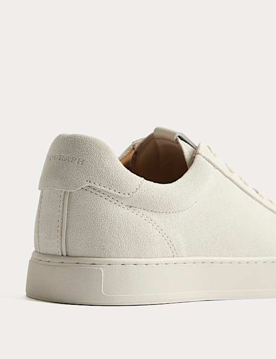Su&egrave;de sneakers met veters