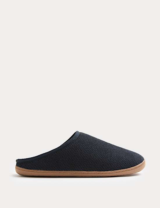 Strukturierte Pantoletten mit verstärkter Zehe und Freshfeet™-Technologie