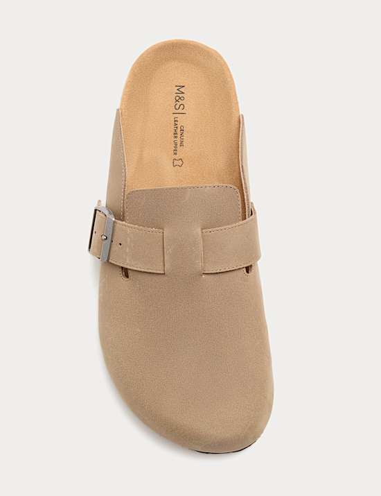 Sandales style mules en li&egrave;ge nubuck