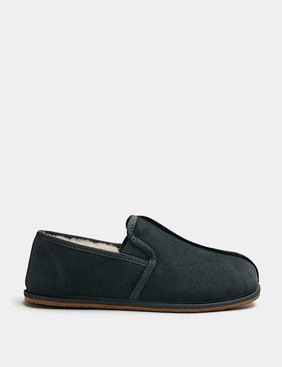 Chaussons style mocassins en daim, dot&eacute;s de la technologie Freshfeet&trade;