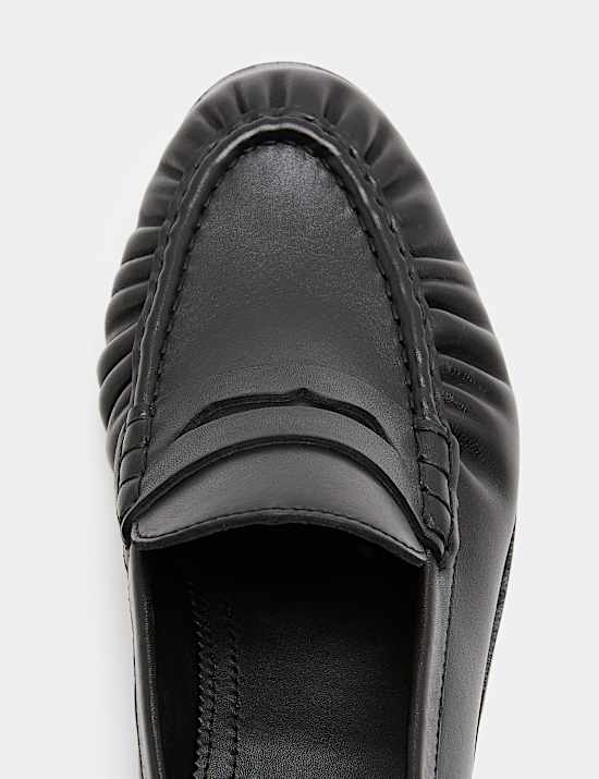 Mocasines de piel sin cordones con fruncidos