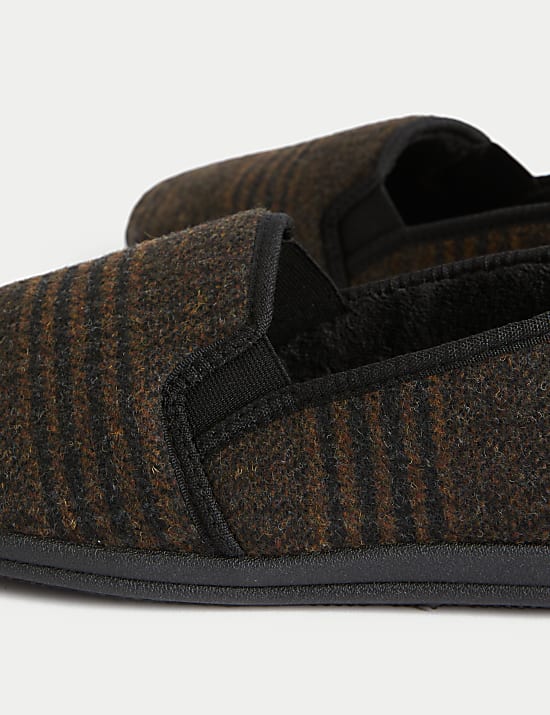 Checked Slippers with Freshfeet&trade;