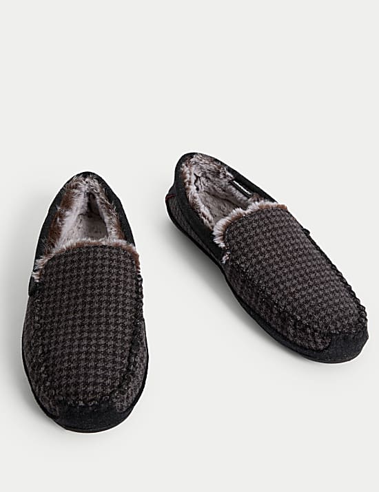 Puppytooth Moccasin Slippers with Freshfeet&trade;