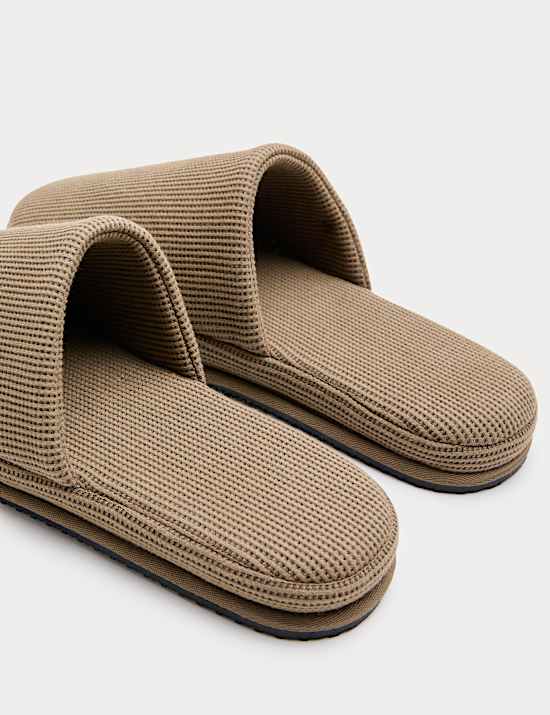 Nauwsluitende pantoffels met Freshfeet&trade; en micro-wafelpatroon