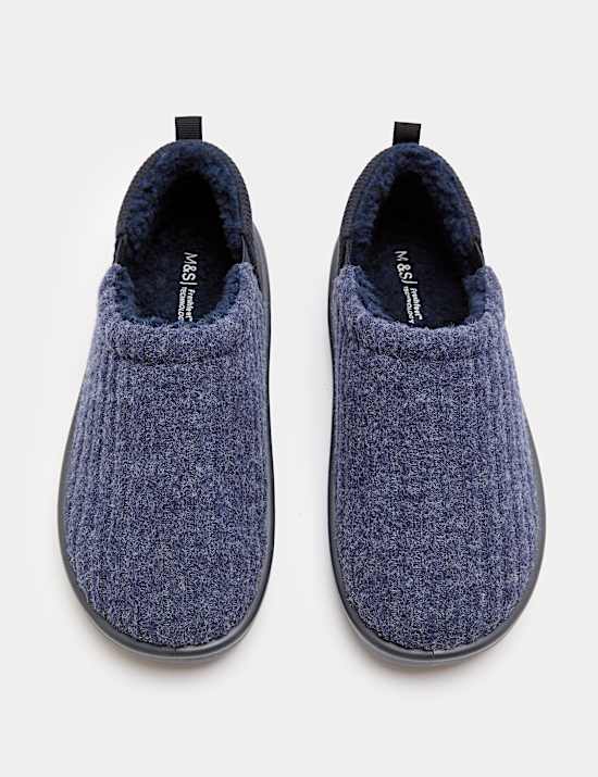 Chaussons contrast&eacute;s dot&eacute;s de la technologie Freshfeet&trade;