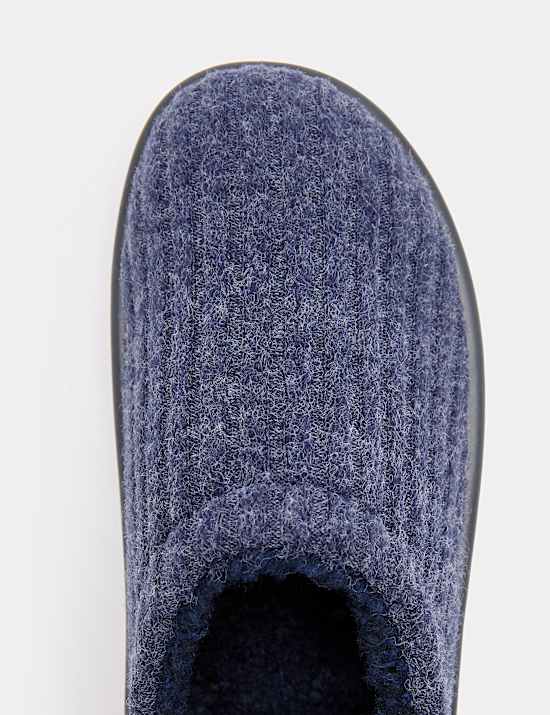 Chaussons contrast&eacute;s dot&eacute;s de la technologie Freshfeet&trade;