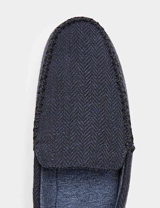 Chaussons style mocassins &agrave; motif chevrons, dot&eacute;s de la technologie Freshfeet&trade;