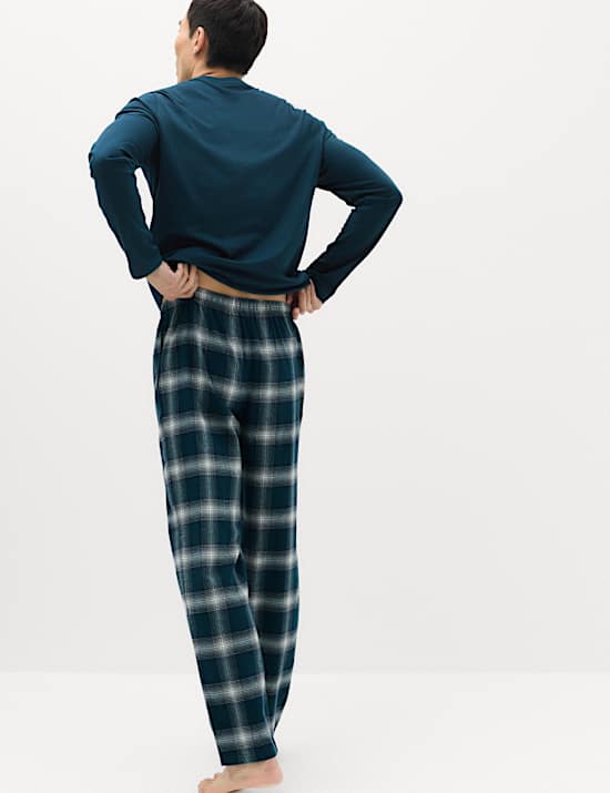 Pyjama en coton peign&eacute; &agrave; col boutonn&eacute; et carreaux