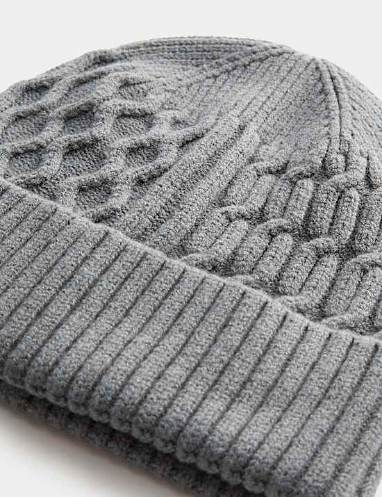 Gorro de punto trenzado