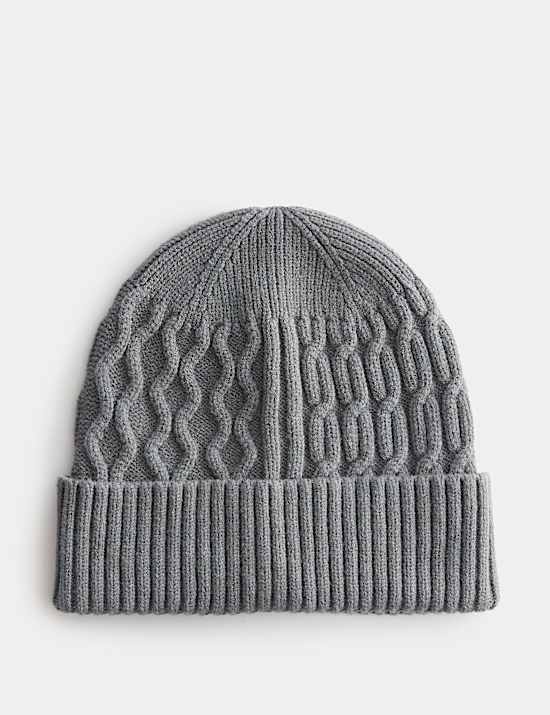 Gorro de punto trenzado