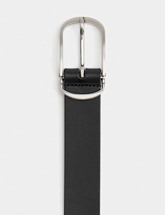 Ceinture fine en cuir &agrave; boucle en m&eacute;tal
