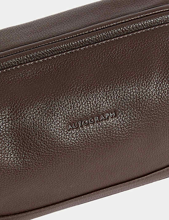 Leather Pebble Grain Washbag