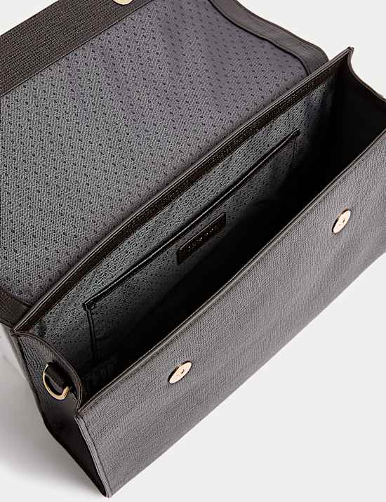 Sacoche en cuir à boucle