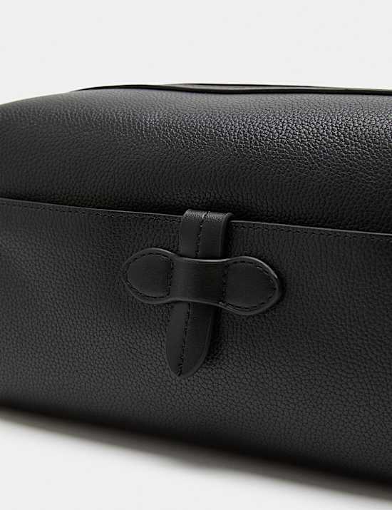 Pebbled Mock Leather Washbag