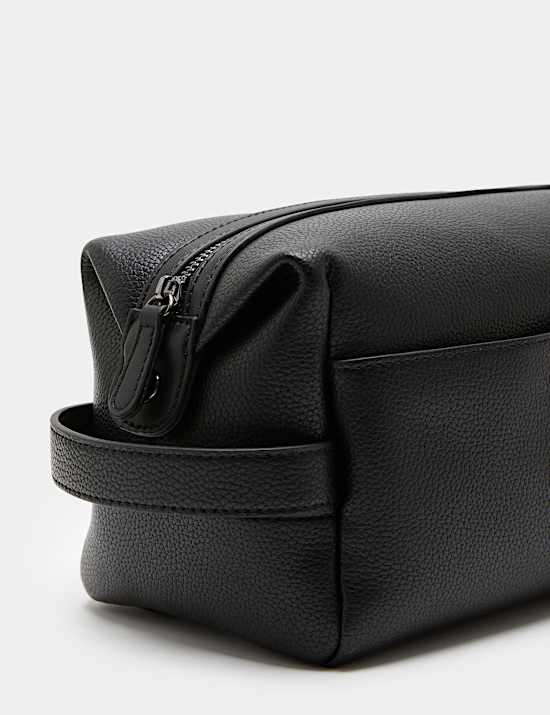 Pebbled Mock Leather Washbag