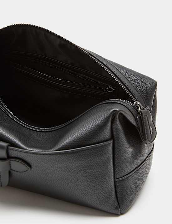 Pebbled Mock Leather Washbag