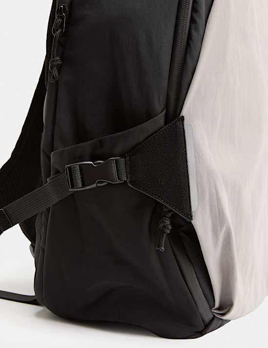 Goodmove Water-Resistant Backpack