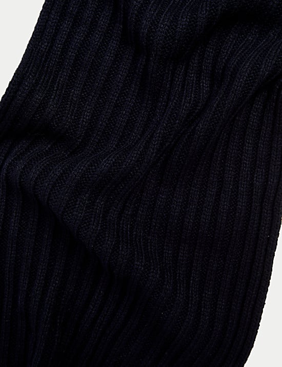 Strickschal mit Strukturmuster