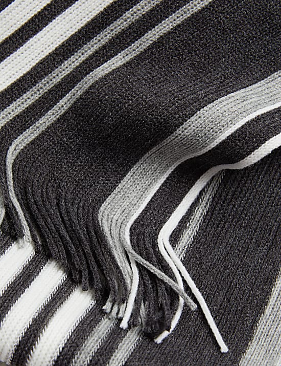 Ριγέ πλεκτό κασκόλ