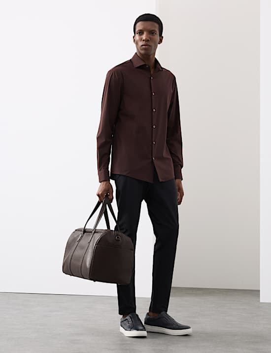 Chemise coupe ajustée en tissu extensible de performance