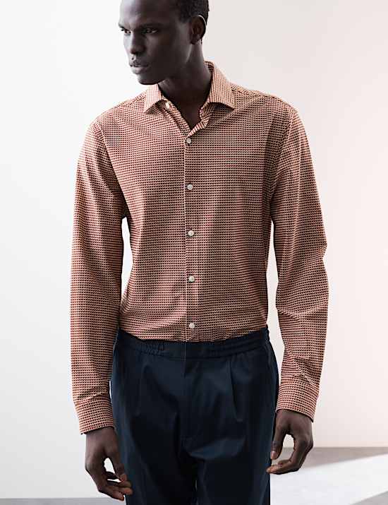 Chemise coupe ajust&eacute;e en tissu extensible Performance