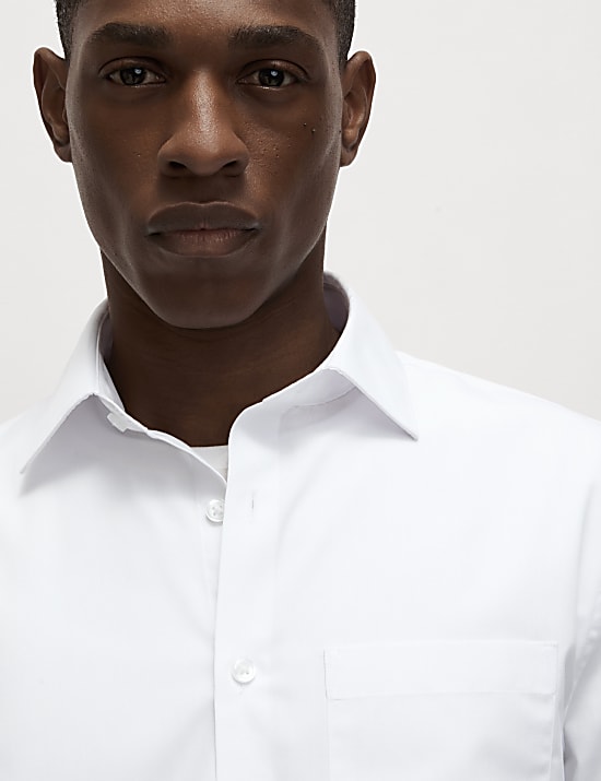 Kurzarm-Hemd aus Baumwollgemisch in normaler Passform