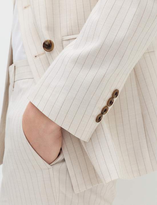 Doppelreihige Jacke mit Streifen und eng anliegender Passform