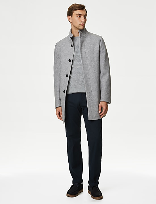 Abrigo con cuello chimenea