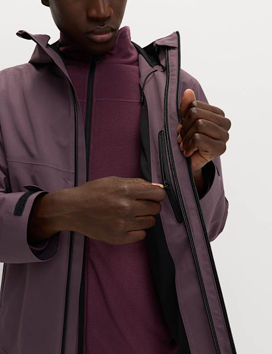 Chaqueta totalmente impermeable con costuras selladas