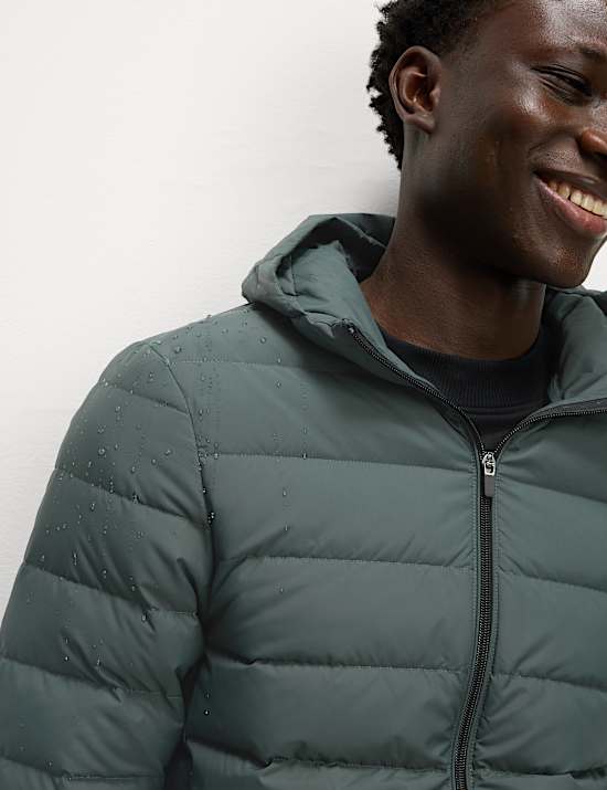 Licht, gevuld jack met veren en dons