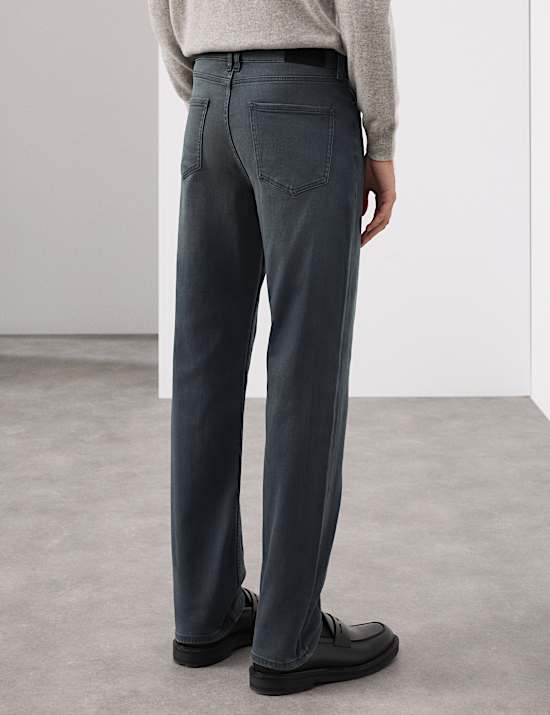 Jeans aus weichem italienischen Denim mit gerader Passform