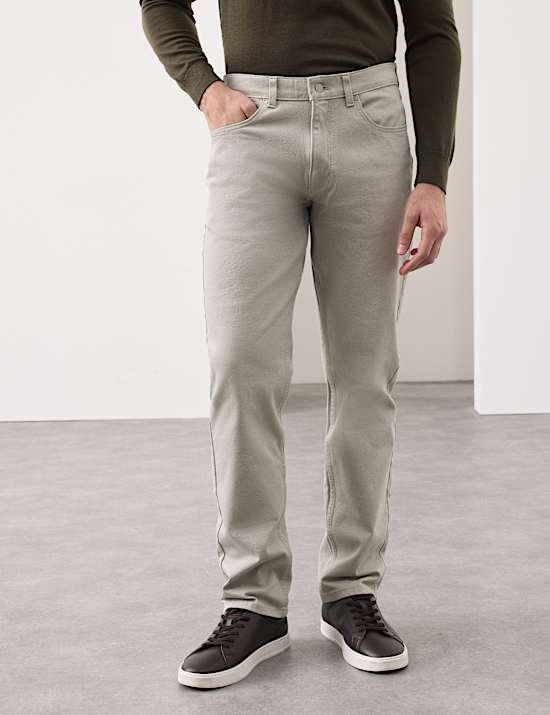 Strečov&eacute; dž&iacute;ny rovn&eacute;ho střihu, pruž&iacute; do v&scaron;ech stran