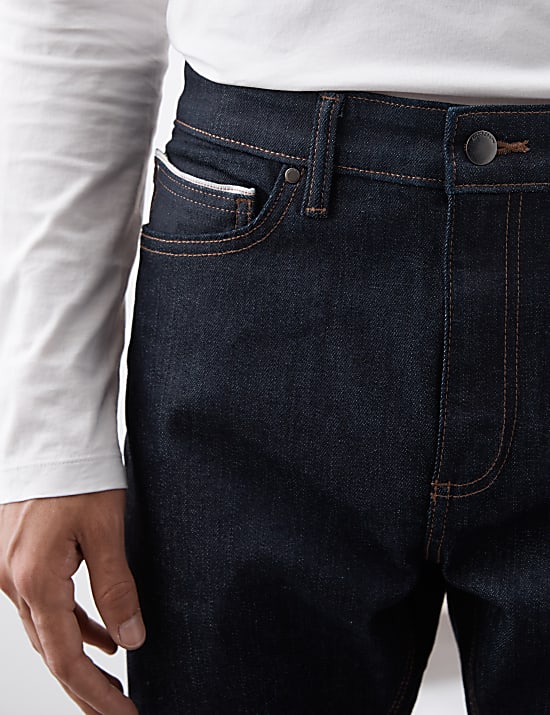 Stretch-Jeans mit japanischer Webkante und schmaler Passform