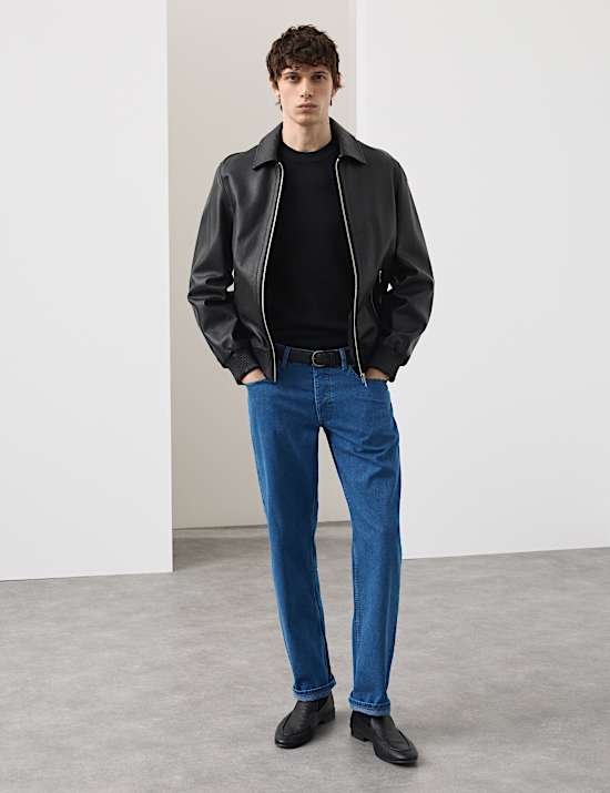 Lehk&eacute; selvedge dž&iacute;ny rovn&eacute;ho střihu